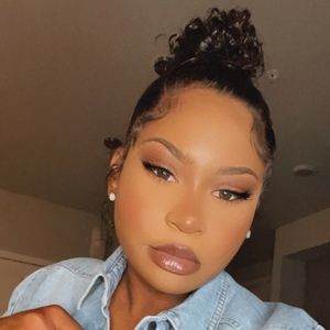 Meet your Posher, Bianca